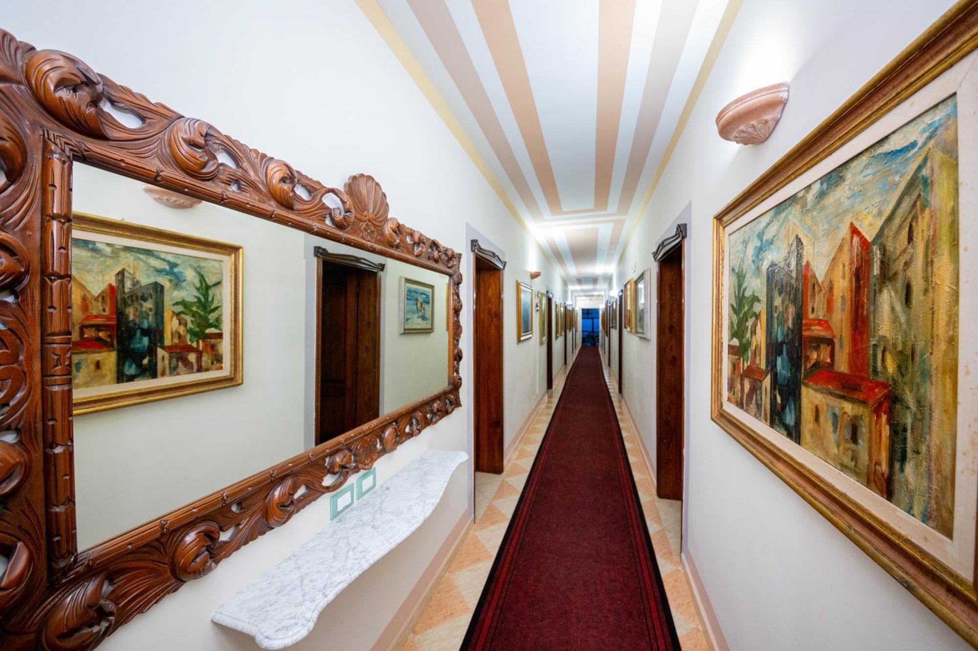 Hotel "San Saena " Radhimë Exterior foto