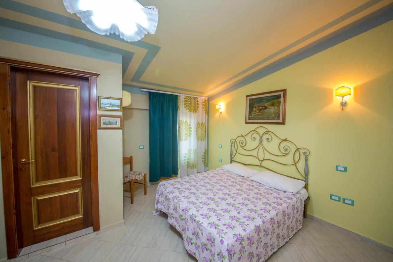 Hotel "San Saena " Radhimë Exterior foto