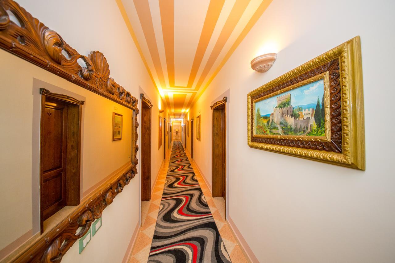 Hotel "San Saena " Radhimë Exterior foto
